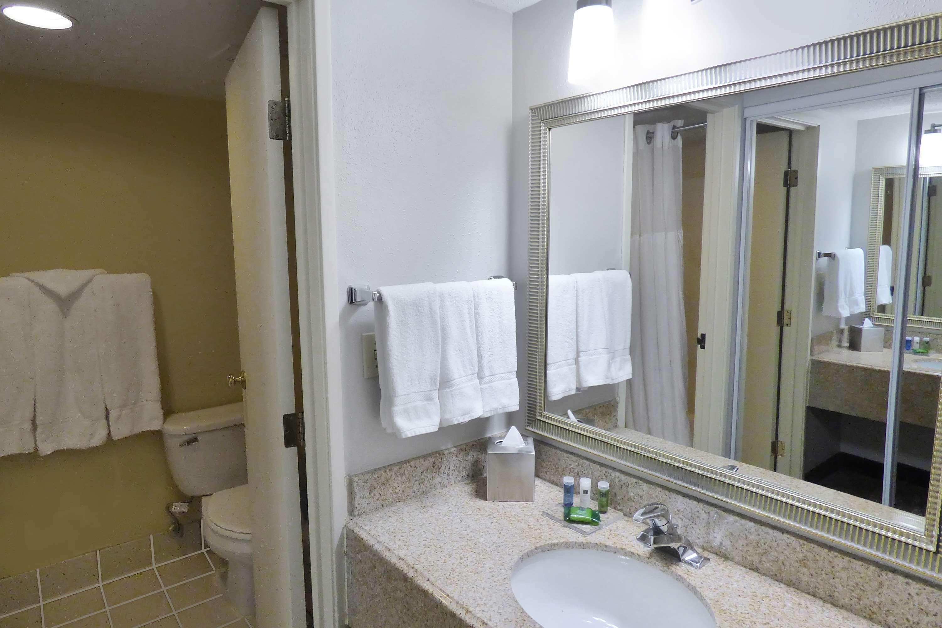 Radisson Akron-Fairlawn Copley Montrose 외부 사진