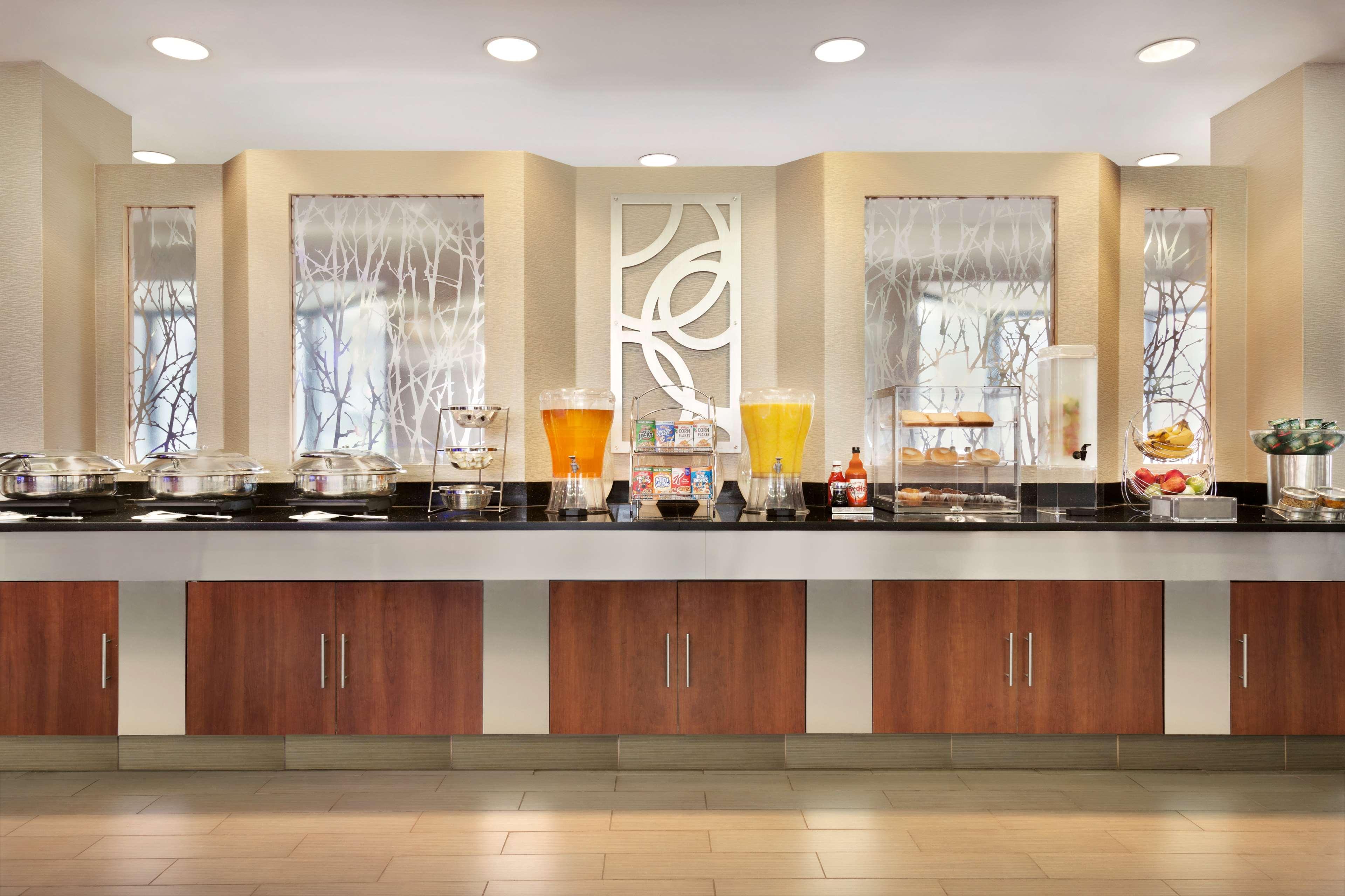Radisson Akron-Fairlawn Copley Montrose 외부 사진