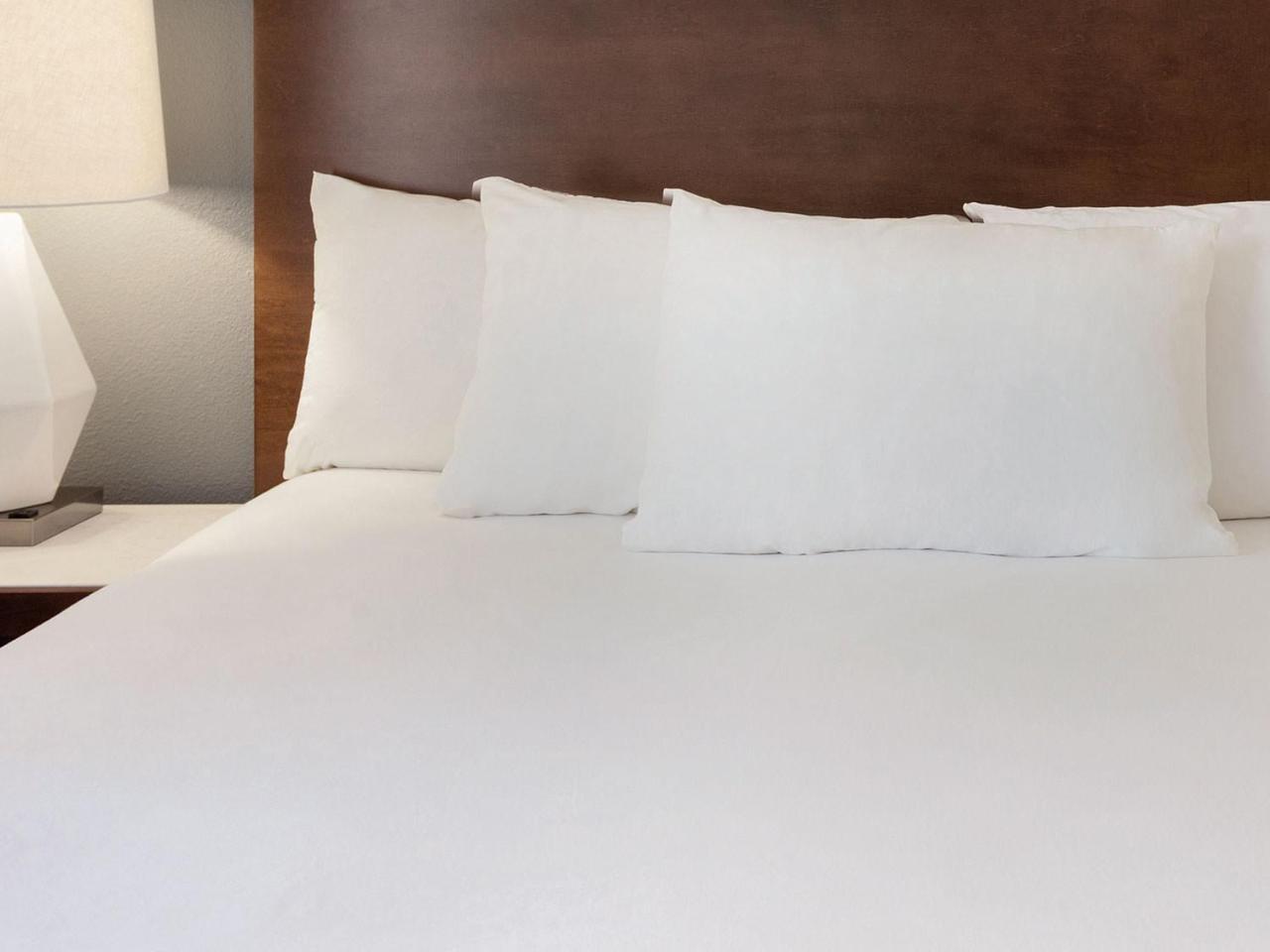Radisson Akron-Fairlawn Copley Montrose 외부 사진